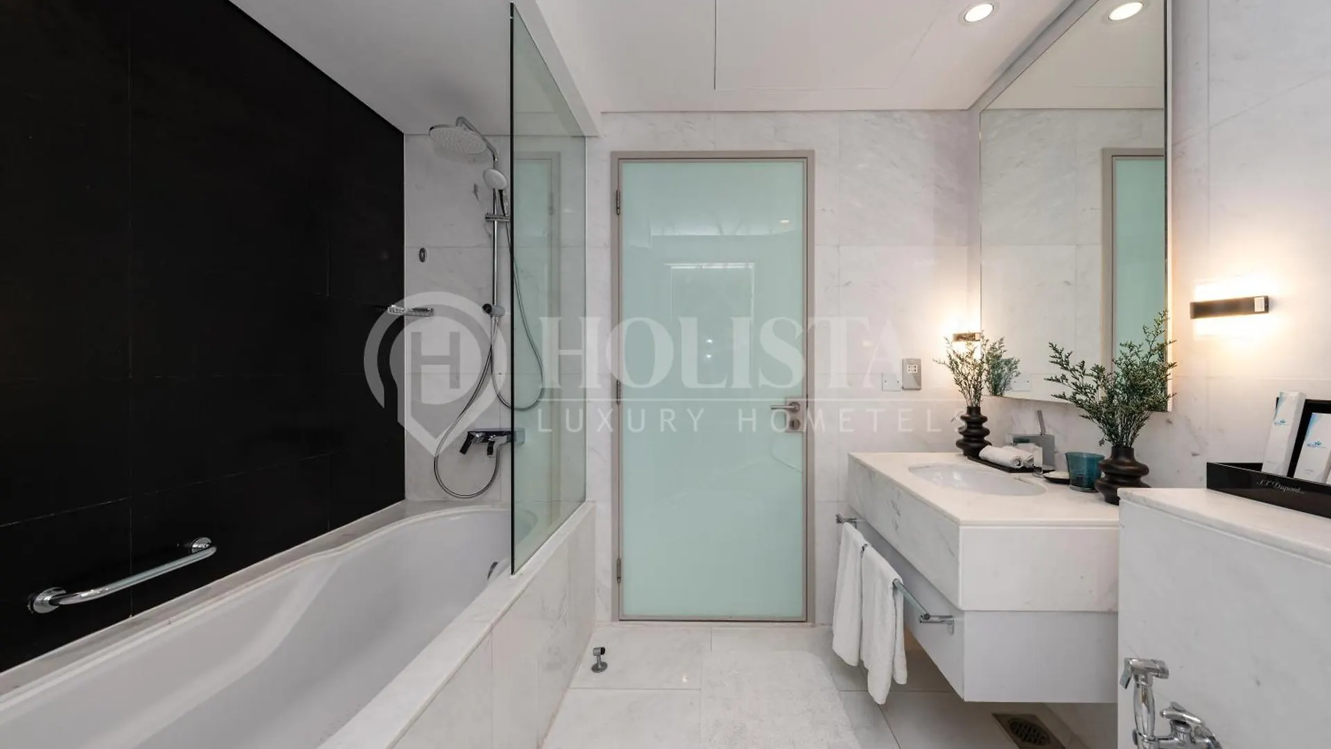 Holistay Luxury Homes - Burj Khalifa View - Direct Access Dubai Mall شقة